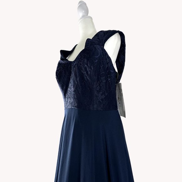 Elegant Navy Blue Evening Gown - Picture 3 of 13